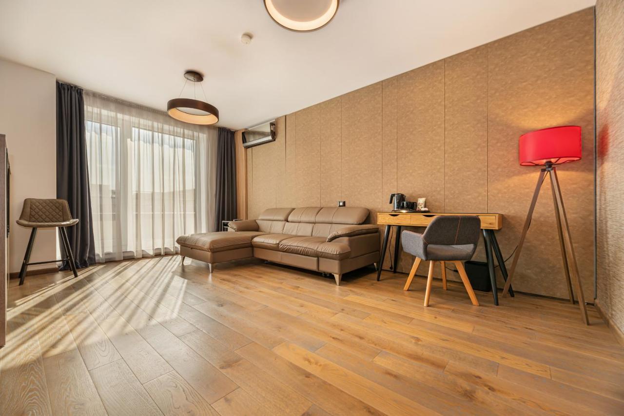 Promenada Studios Braşov Exterior foto